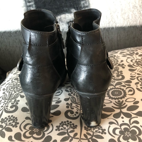 Geox women’s leather booties - Picture 2 of 5